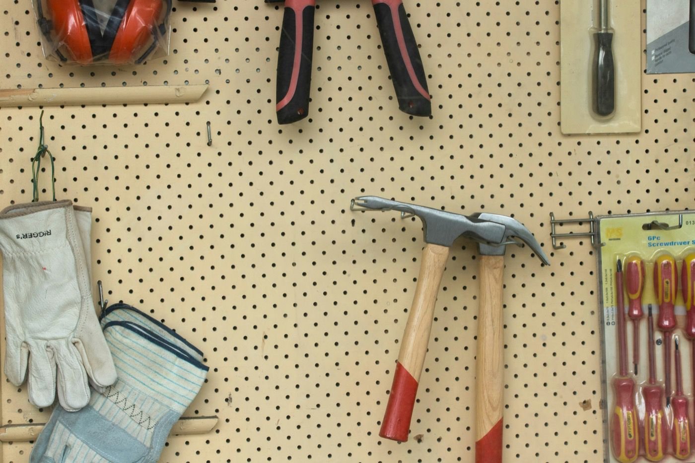 Outils de taille et d'élagage entretenus pour couper les branches proprement